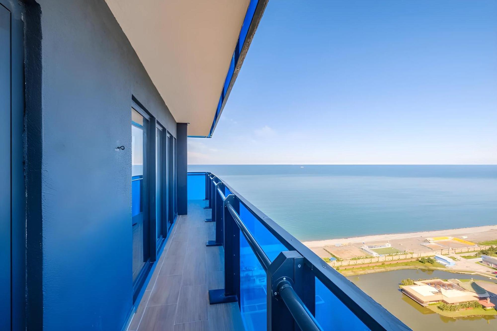 Luxury Orbi City Sea View Aparthotel Batumi Exterior foto