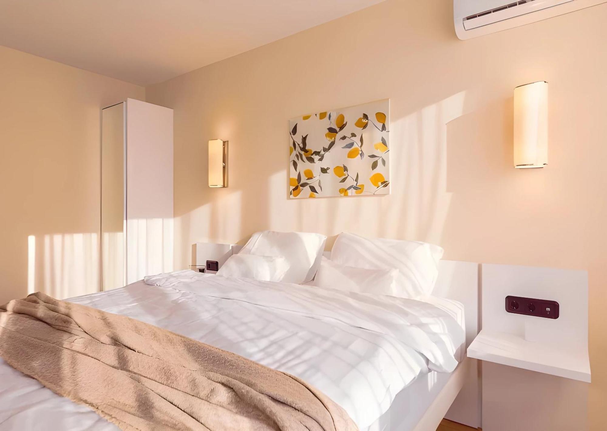 Luxury Orbi City Sea View Aparthotel Batumi Exterior foto